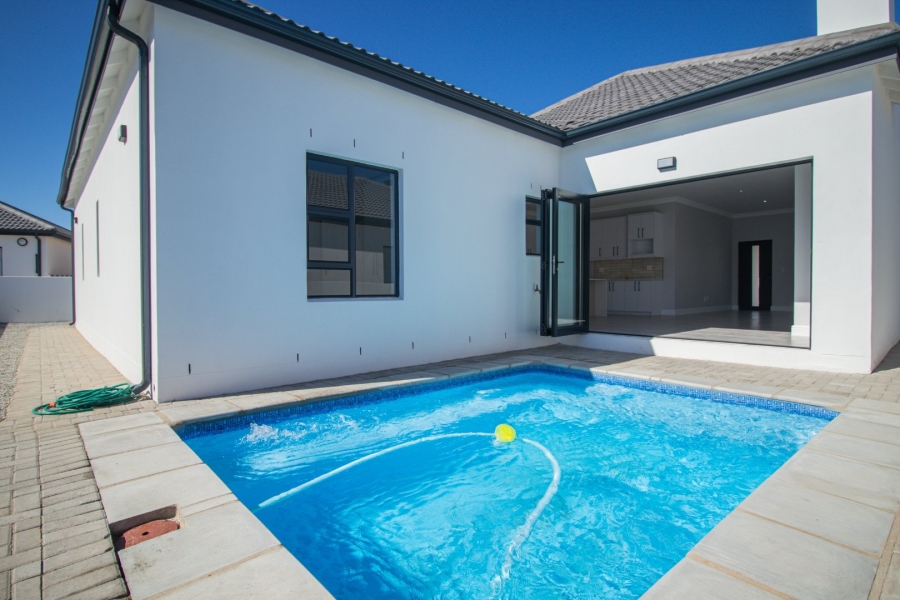 3 Bedroom Property for Sale in Sandy Point Beach Estate Western Cape